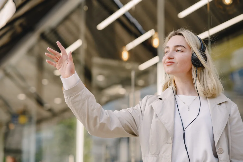 Minimum Connection Time Is Not a Safety Margin: How to Judge a Tight Airport Connection