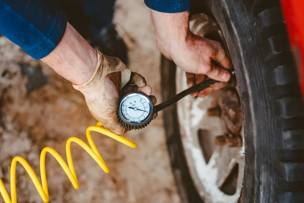 Why Tire Pressure Changes in Cold Weather: A Measurement Guide for Drivers