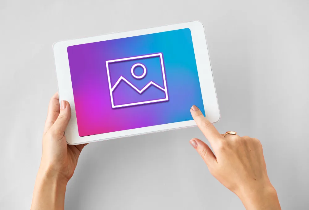 Why Transparent PNG Edges Get White or Dark Halos—and How to Fix Them